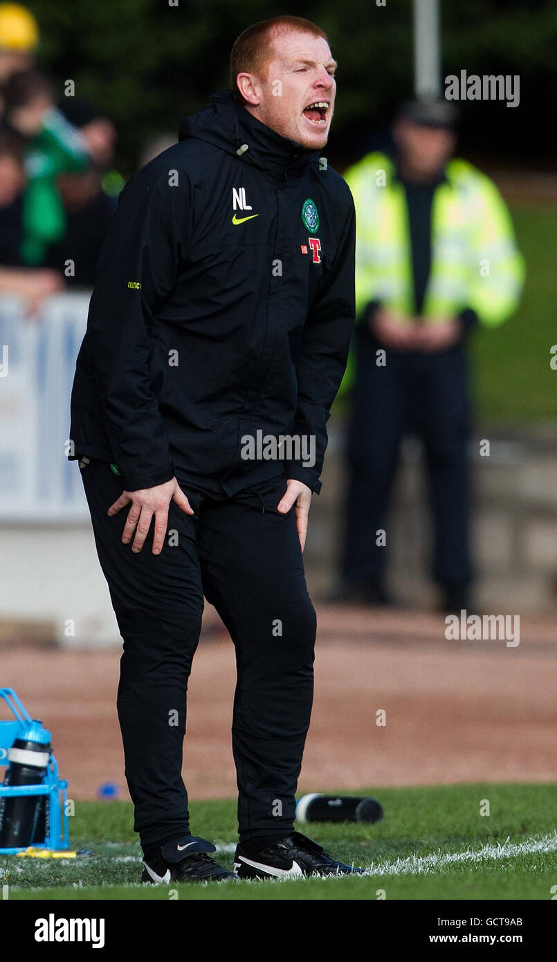 Der keltische Manager Neil Lennon beim Spiel der Clydesdale Bank Scottish Premier League im McDiarmid Park, Perth. Stockfoto