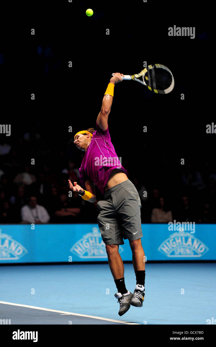 Tennis - Barclays ATP World Tennis Tour Finals - Tag 8 - O2 Arena. Der Spanier Rafael Nadal im Finale der Männer gegen den Schweizer Roger Federer Stockfoto