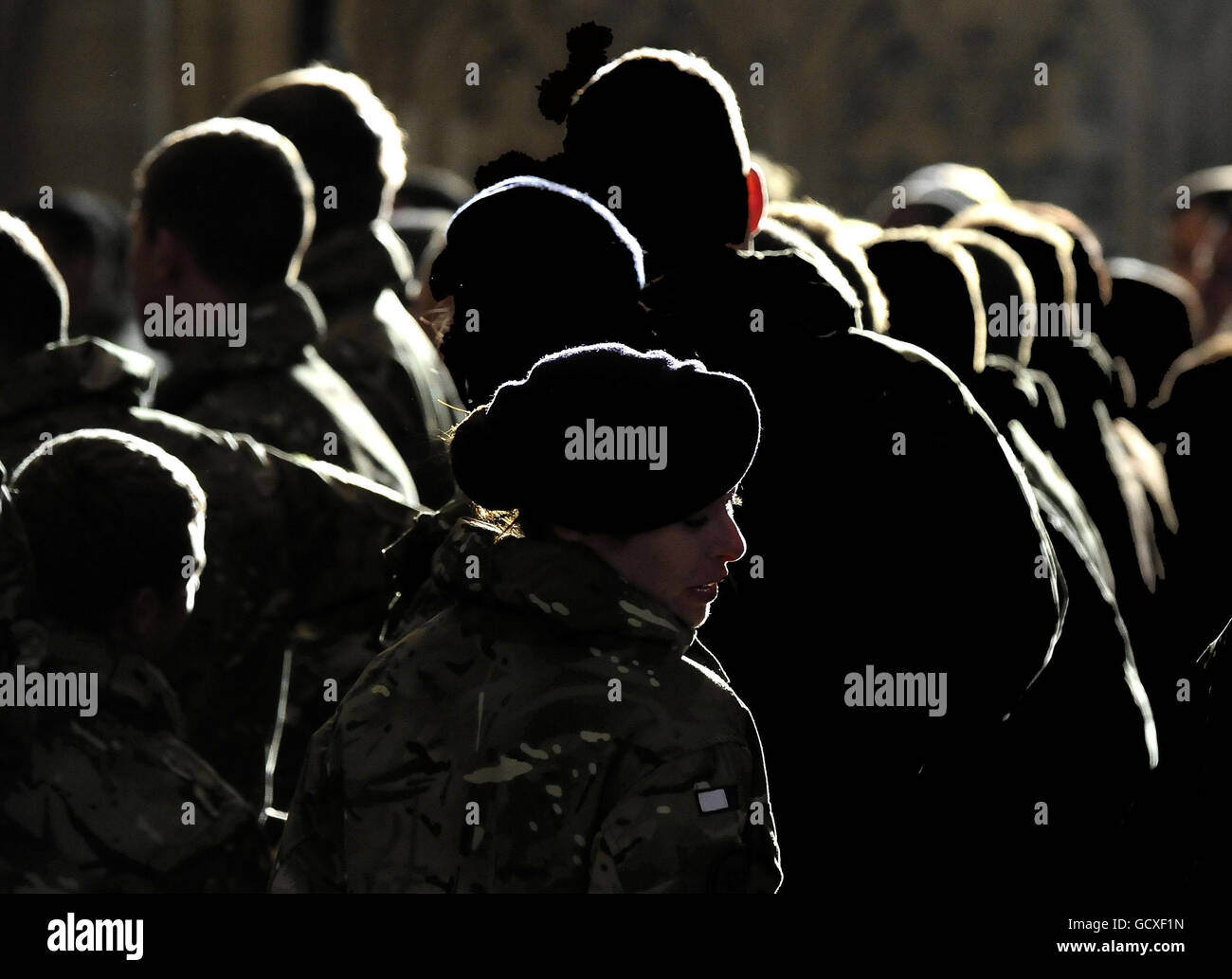Militärangehörige der 4. Mechanisierten Brigade besuchen einen Gedenkdienst und Thanksgiving im York Minster, York. Stockfoto