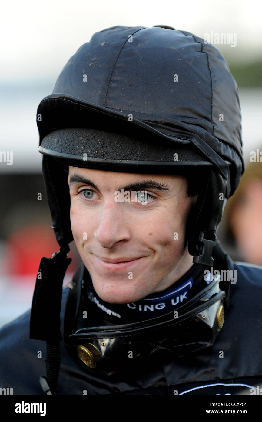 Jockey Aidan Coleman vor dem Sir Charles Clore V. CIR CHD 1984 „National Hunt“ Maidan-Hürde Stockfoto