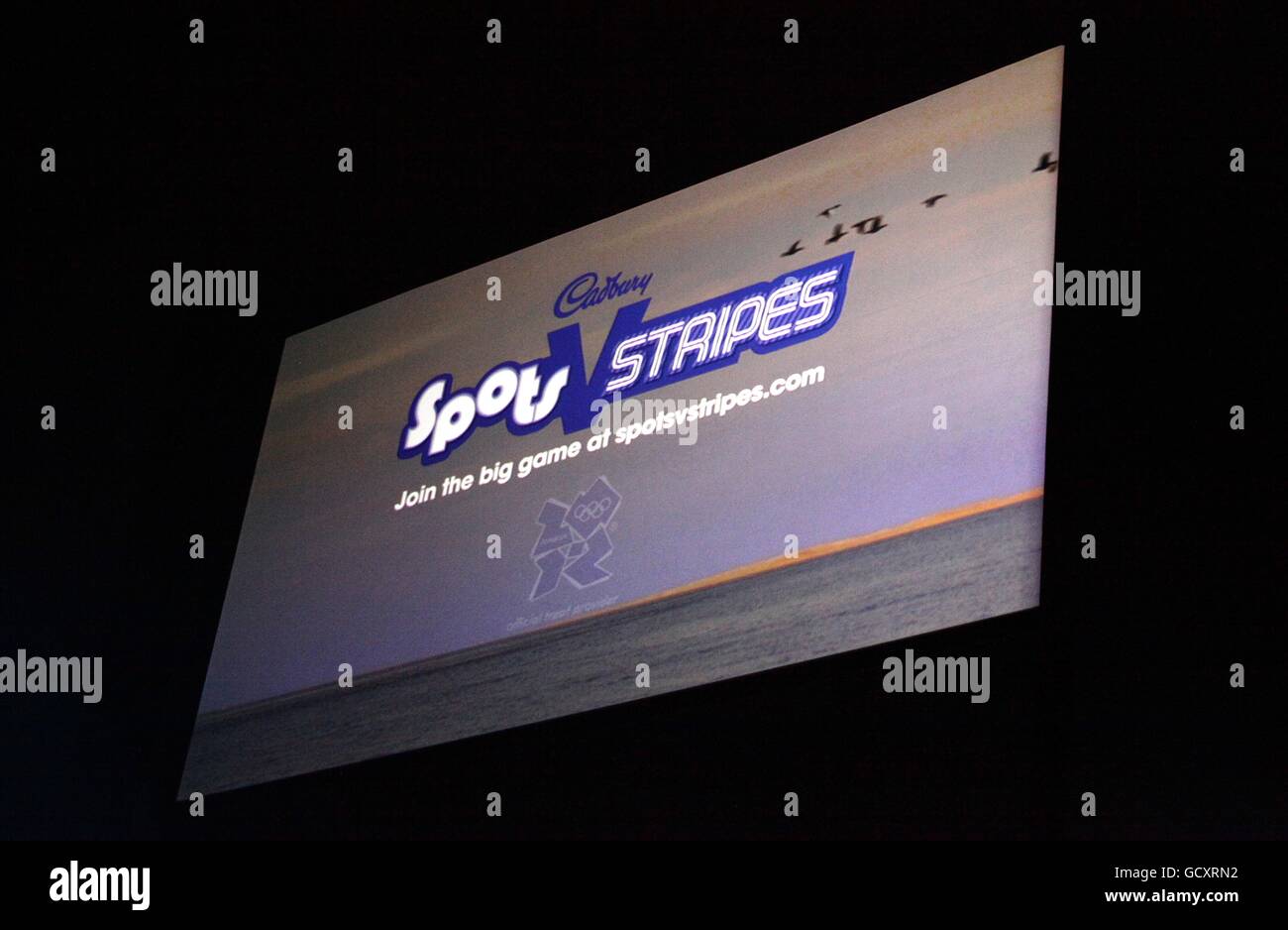 Corporate Branding auf der Bühne beim Jingle Bell Ball von Capital FM in der O2 Arena, London. Stockfoto
