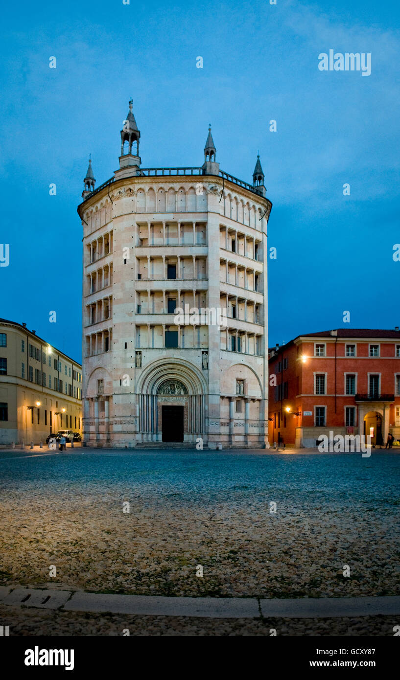 Taufkapelle, Baptisterium von Parma, Emilia-Romagna, Italien, Europa Stockfoto