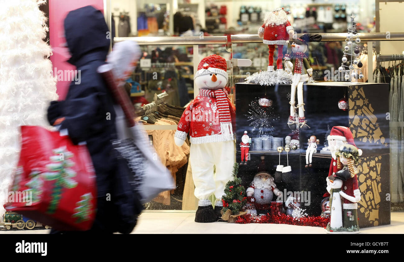 Shopper auf der Buchanan Street in Glasgow am letzten Wochenende vor Weihnachten. Stockfoto