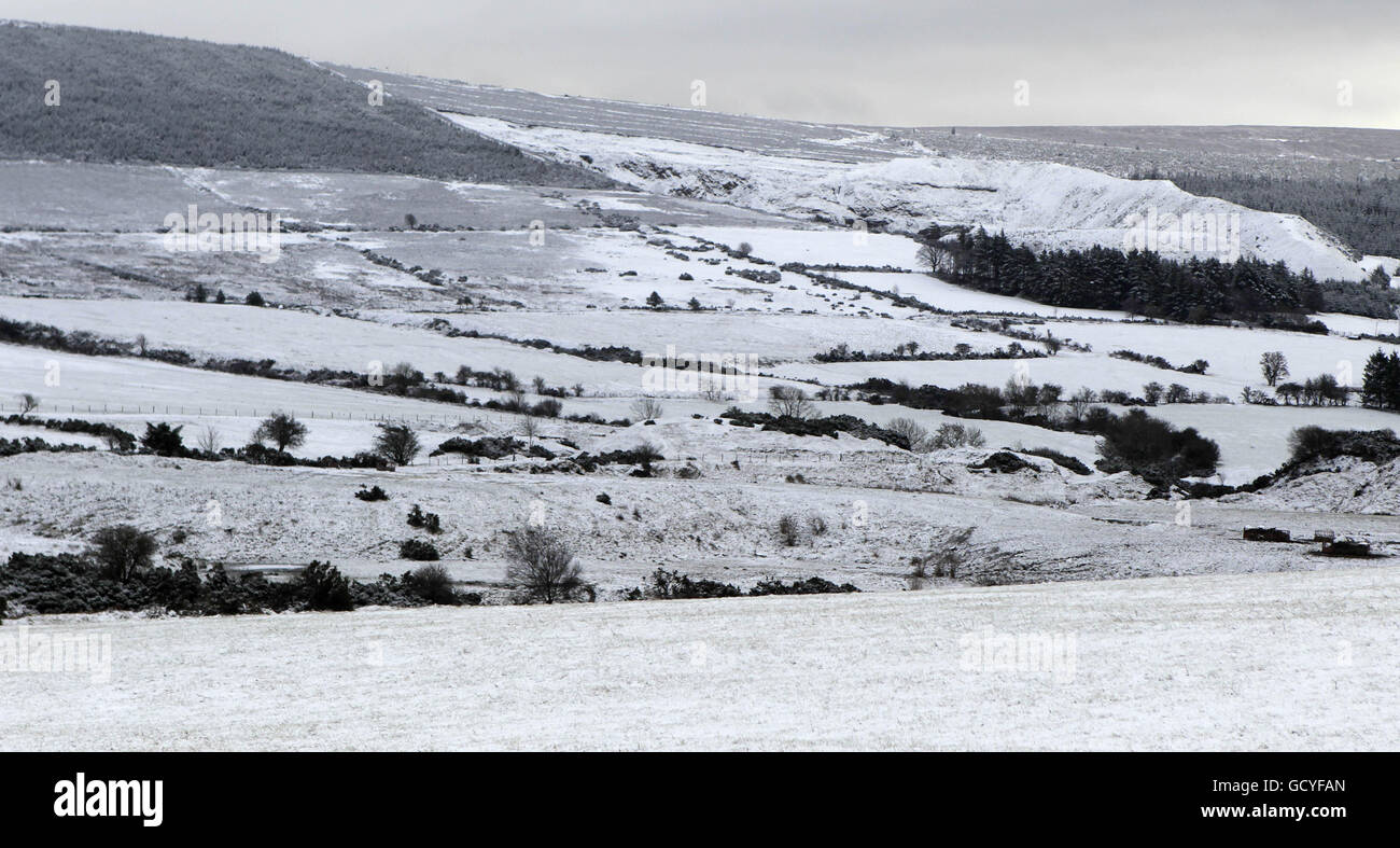 Schneebedeckte Berge in Dublin nach mehr schlechtem Wetter traf Großbritannien und Irland über Nacht. Stockfoto