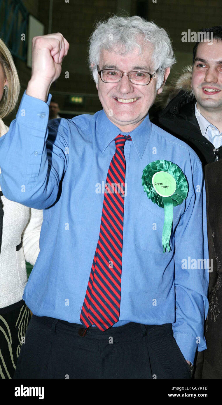 Archivbild, datiert 09/03/2007, Nordirlands erster grüner MLA, Brian Wilson, nachdem er bei den Wahlen zur nordirischen Versammlung in North Down gewählt wurde. Stockfoto