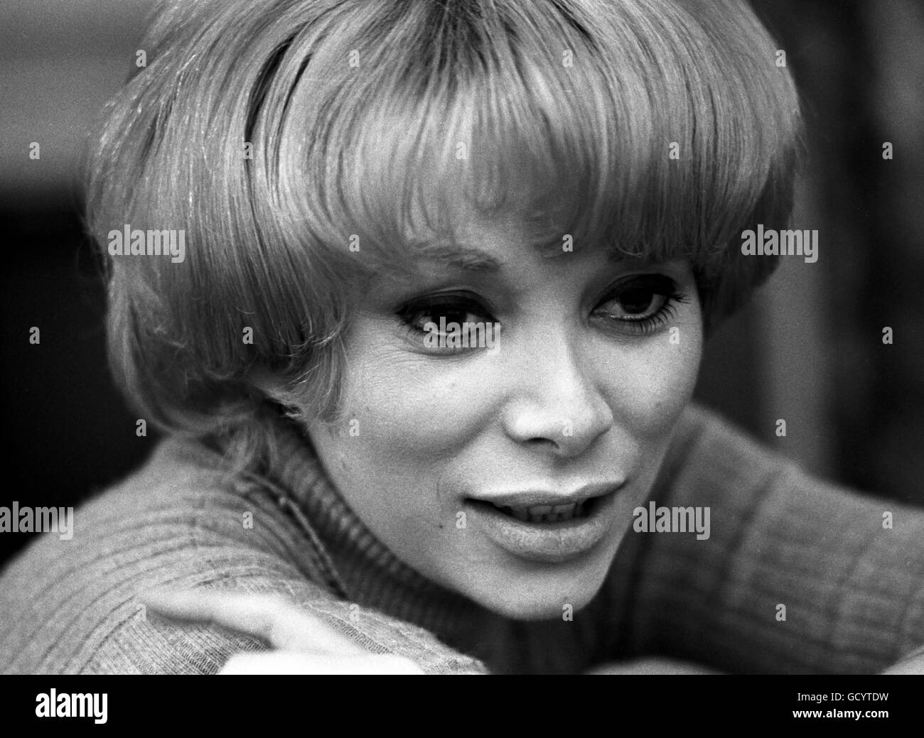 Mireille Darc, fotografiert im Jahr 1969. Stockfoto