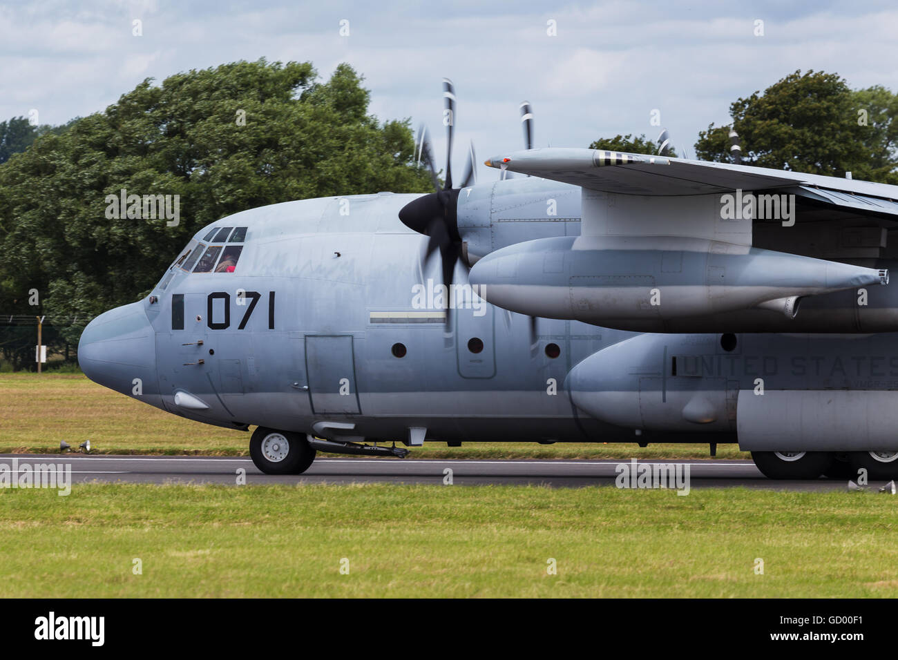 KC-130J Hercules Verlangsamung auf der Startbahn in 2016 Royal International Air Tattoo. Stockfoto