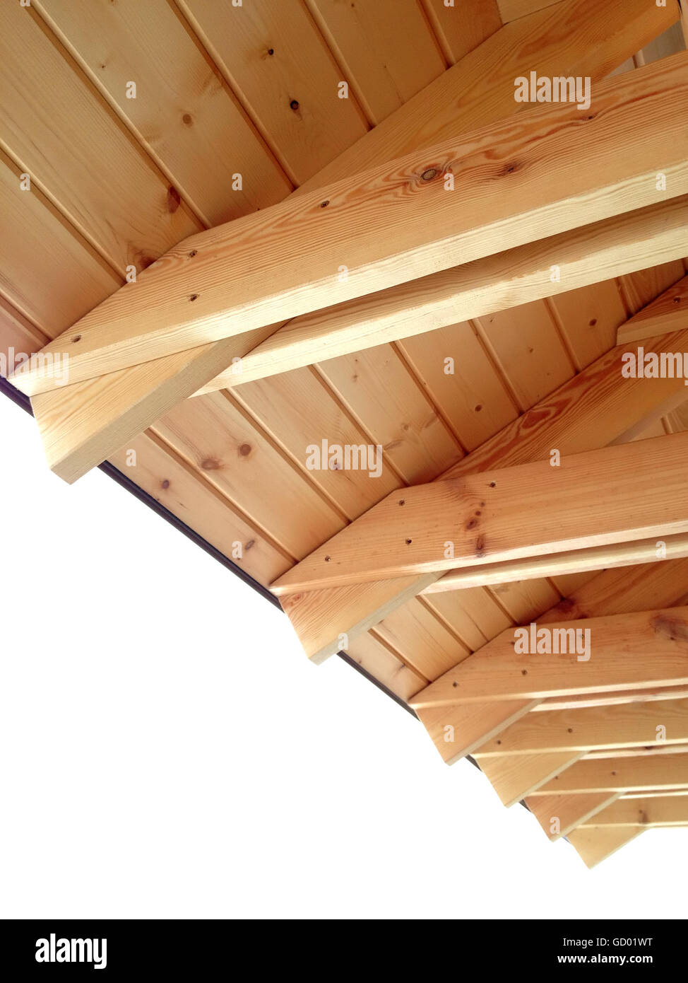Dachkonstruktion mit hölzernen Sparren im traditionellen Stil Stockfoto