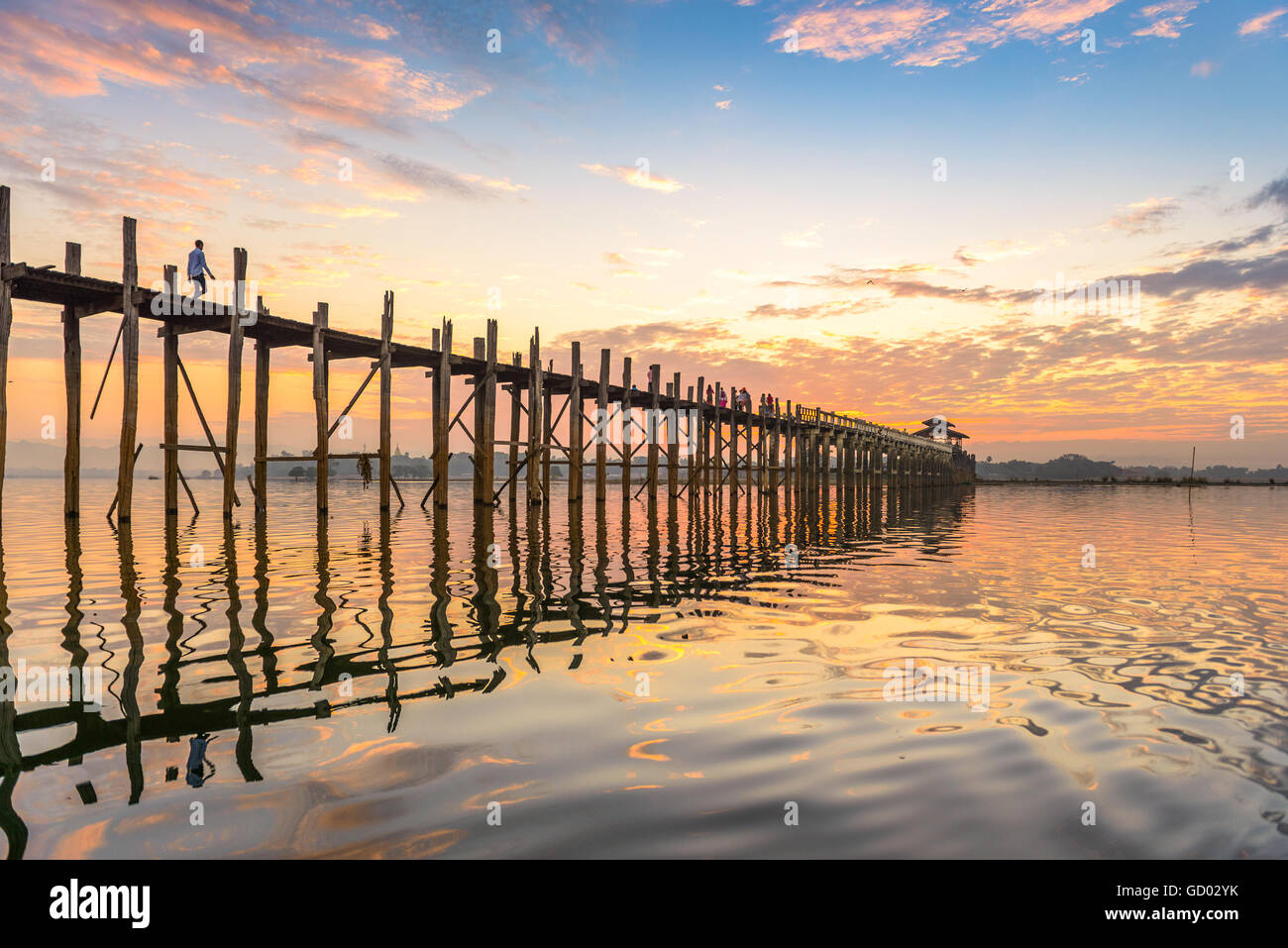 U-Bein Brücke in Mandalay, Myanmar. Stockfoto