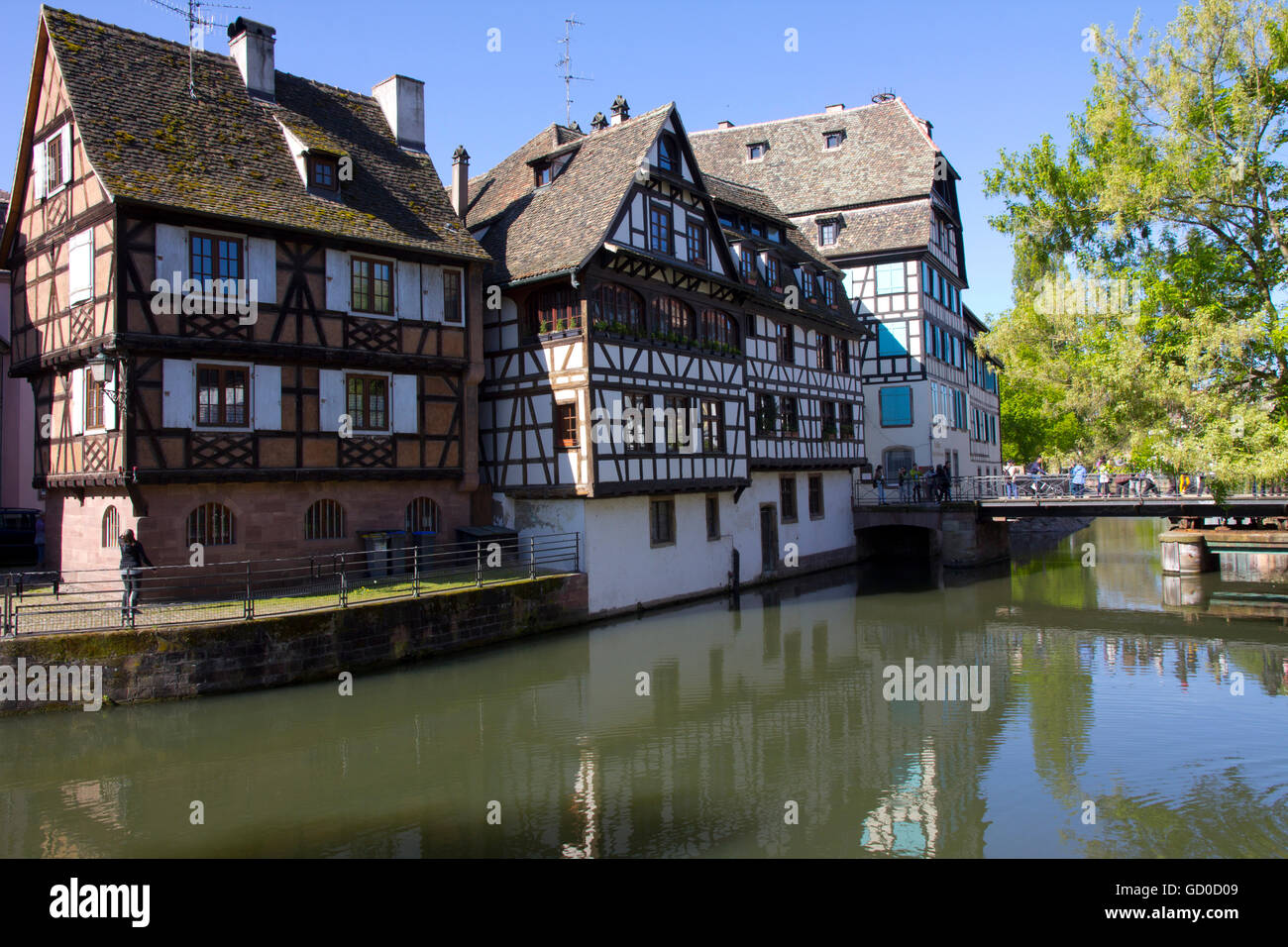 Umgeben von der Ill, die Altstadt (oder Viertel Petite France) von Straßburg Insnotable für Fachwerkhäuser. Stockfoto