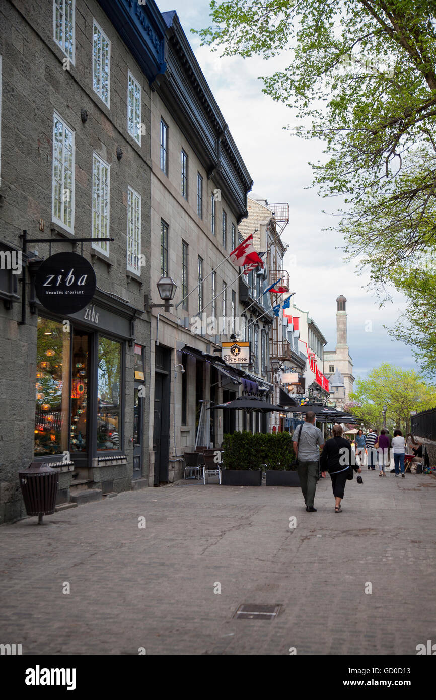 QUEBEC Stadt - 24. Mai 2016: Rue Saint-Louis in old Quebec City ist gesäumt von historischen Gebäuden, die jetzt als Hotel dienen Stockfoto