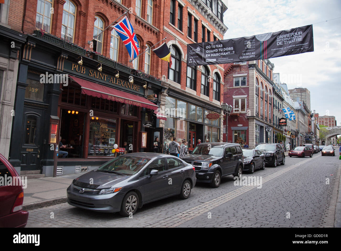 QUEBEC CITY - 25. Mai 2016: Rue St. Jean in old Quebec City ist gesäumt von Geschäften und Restaurants, in denen Millionen von zu zeichnen Stockfoto