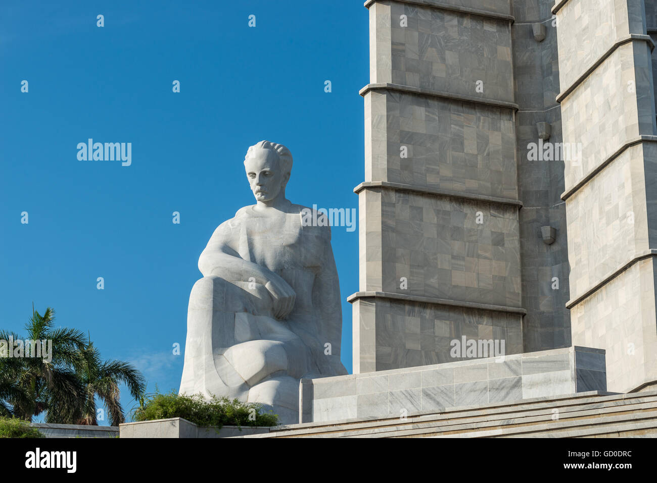 Eine Statue von Jose Marti steht auf der Plaza De La Revolucion in Havanna, Kuba. Stockfoto Eine Statue von Jose Marti steht auf der Plaza De La Revolucion in Havanna, Kuba. Stockfoto