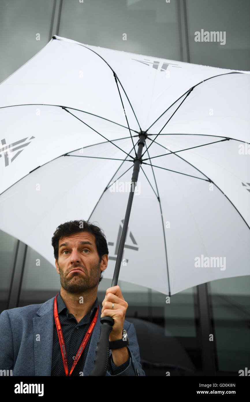 Silverstone im Vereinigten Königreich. 10. Juli 2016. Ehemaligen Formel 1 Fahrer und aktuellen Sportwagen Fahrer Mark Webber (AUS), auf der Koppel beim britischen grand Prix. Bildnachweis: Kevin Bennett/Alamy Live-Nachrichten Stockfoto