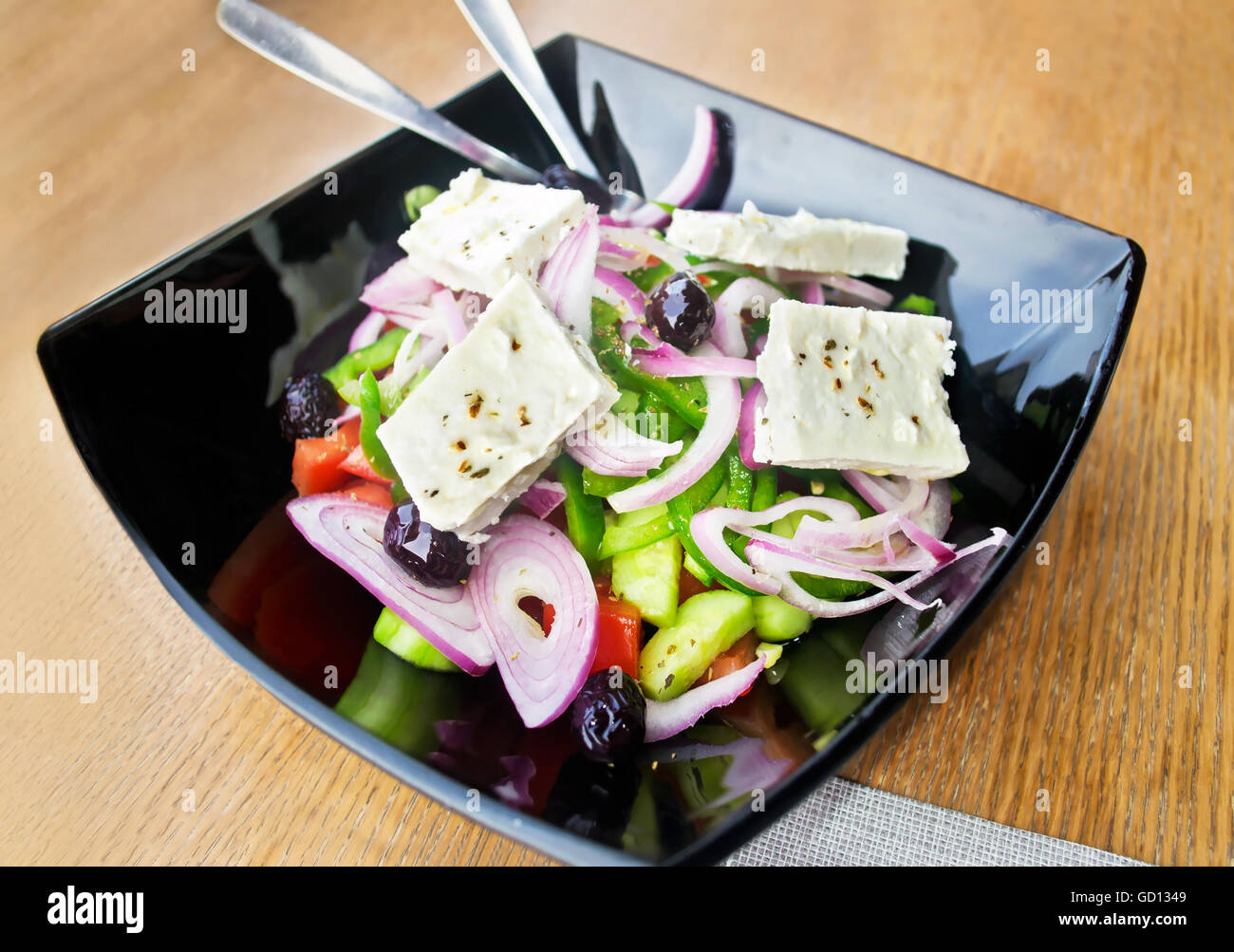 traditionelle griechische mediterraner Salat mit griechischer Käse feta Stockfoto