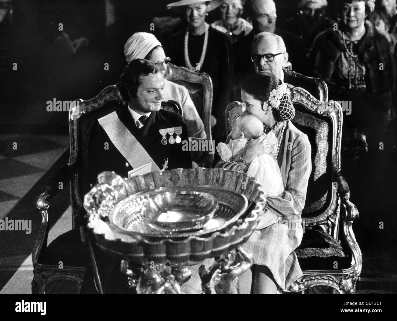 Das Königspaar bei der Taufe von Kronprinzessin Victoria im Stockholmer Dom Stockfoto