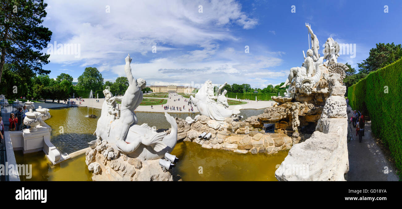 Wien, Wien: Schloss Schönbrunn: Blick auf den Neptun-Brunnen, Schloss, Österreich, Wien, 13. Stockfoto