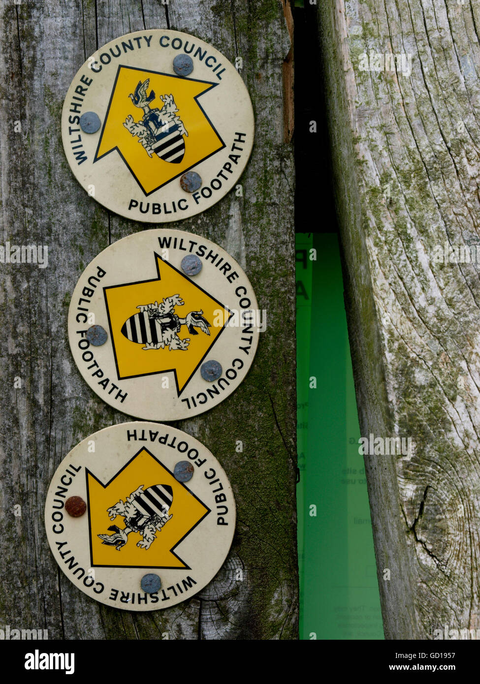 Wiltshire Grafschaftsrat öffentlichen Fußweg Markierung Zeichen, UK Stockfoto