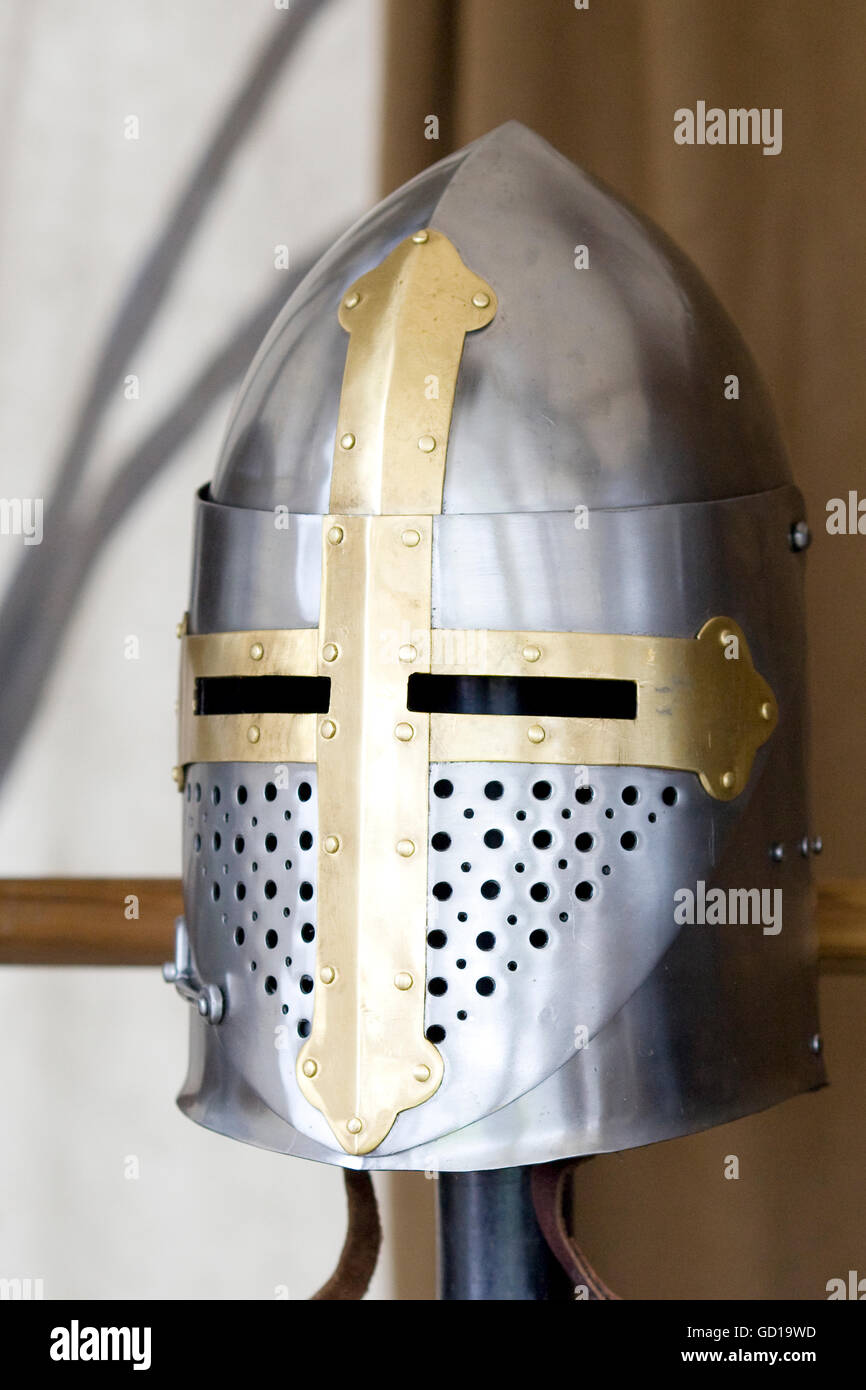 Ritter mittelalterlichen Rüstung Helm Stockfoto