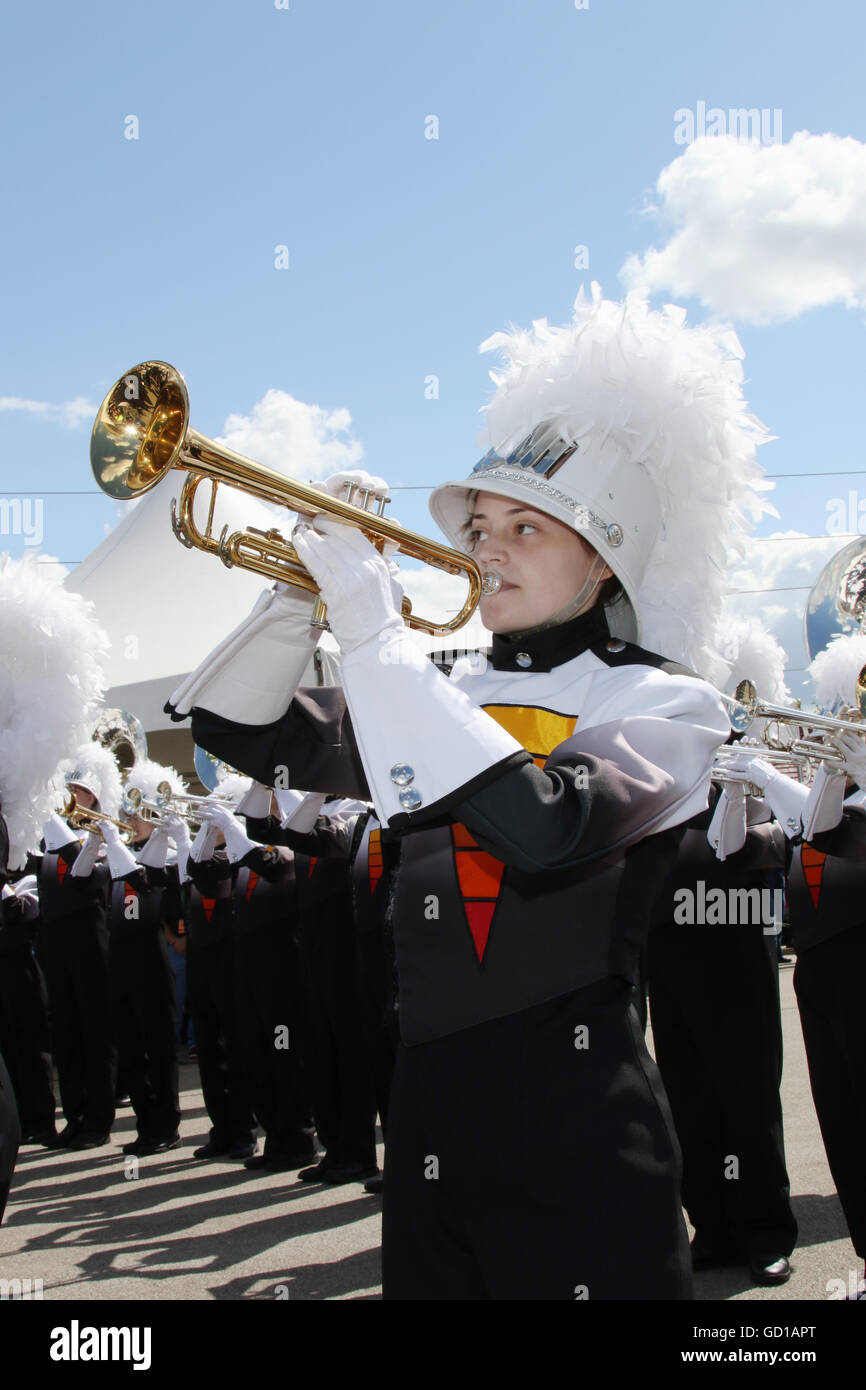 Trompeter. Springfield High School Marching Band im Konzert. Beavercreek Popcorn Festival. Beavercreek, Dayton, Ohio, USA. Stockfoto