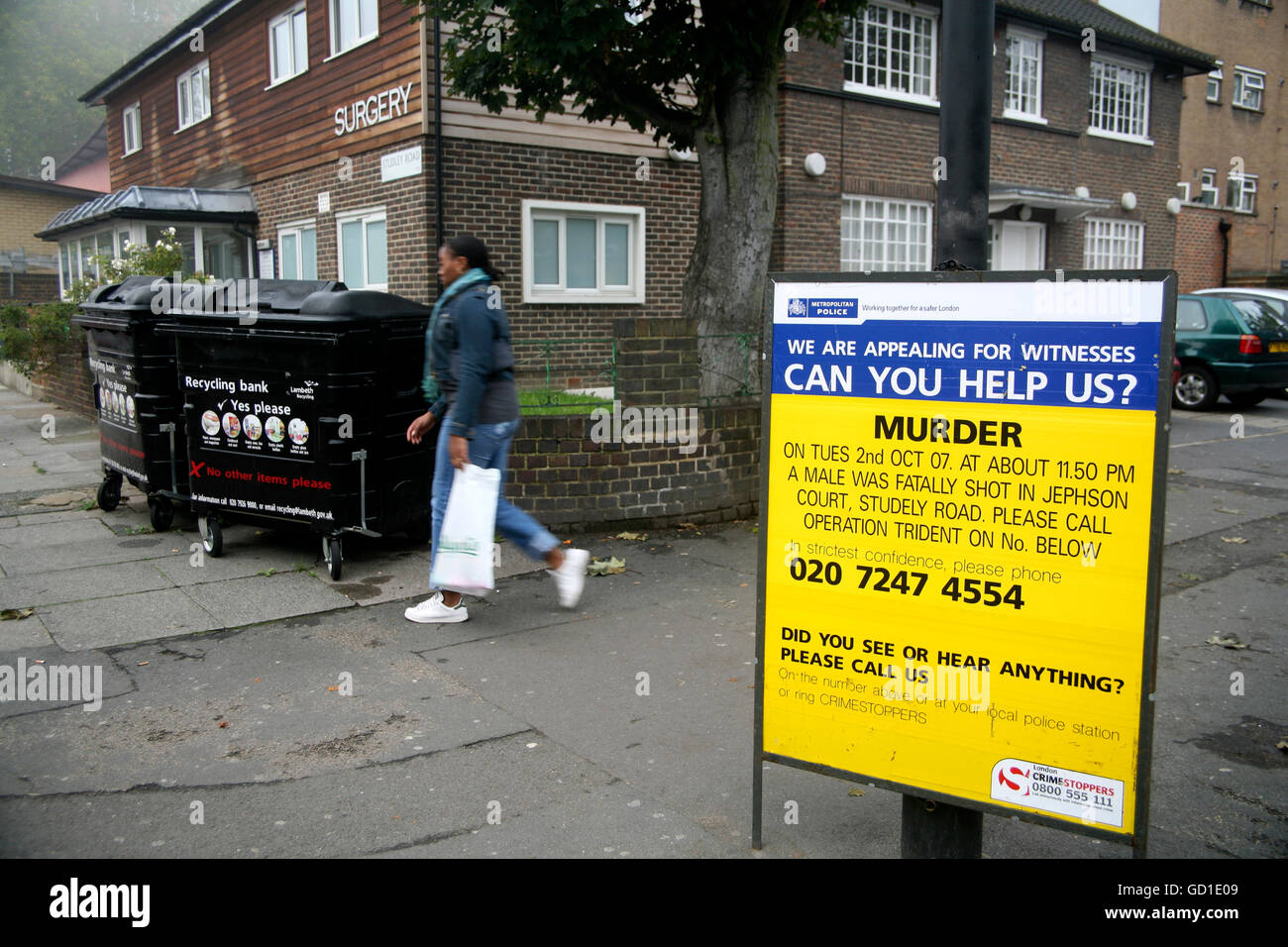 Polizei-Ankündigung von einem Tatort in Süd-London Stockfoto