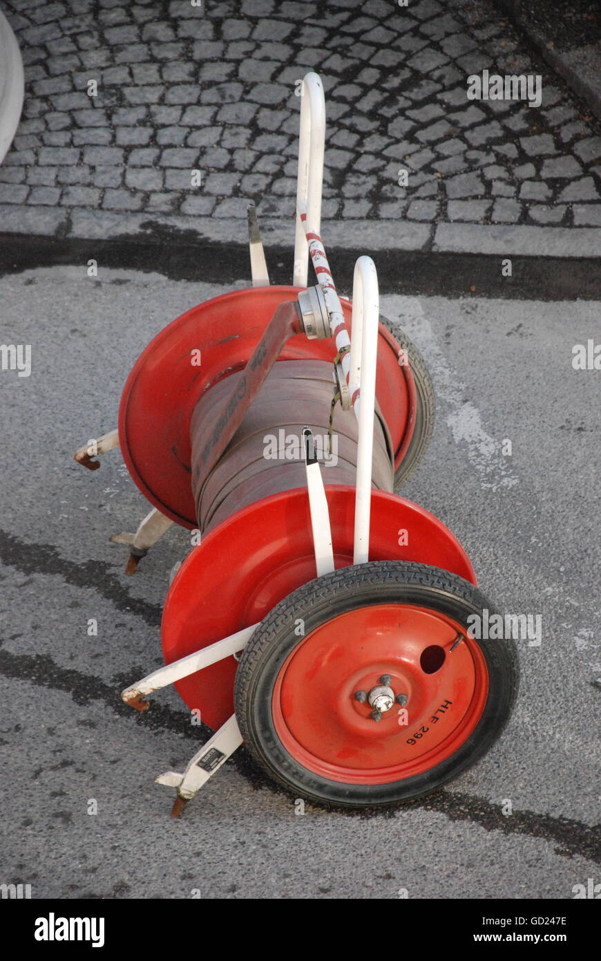 Brände, Dachbrand eines Mehrfamilienhauses, Stollbergstraße, München, 25.2.2010, Zusatz-Rechteklärung-nicht möglich Stockfoto