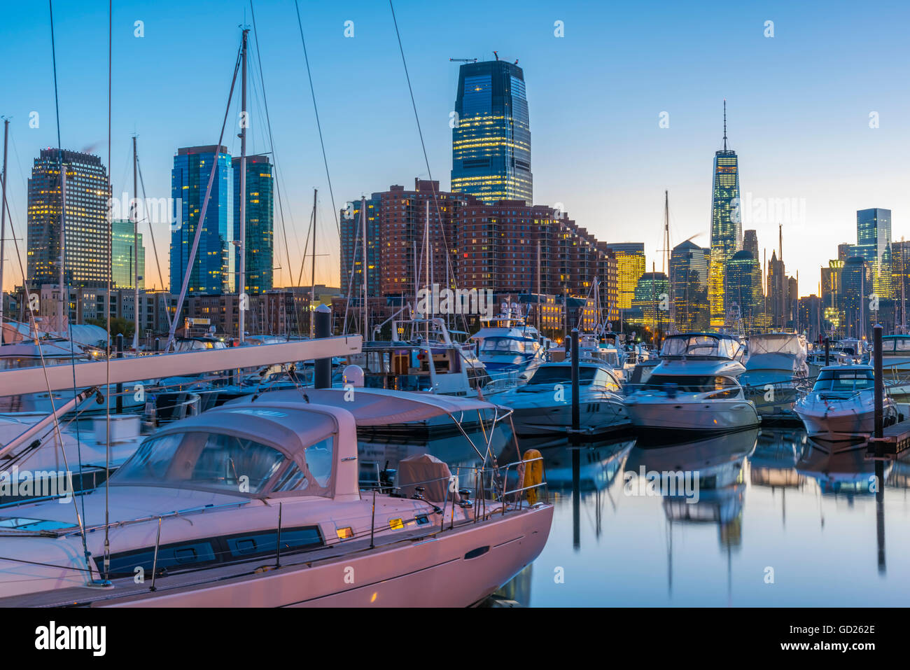 New York Skyline von Manhattan, Lower Manhattan und World Trade Center Freedom Tower darüber hinaus, Jersey City, New Jersey, USA Stockfoto