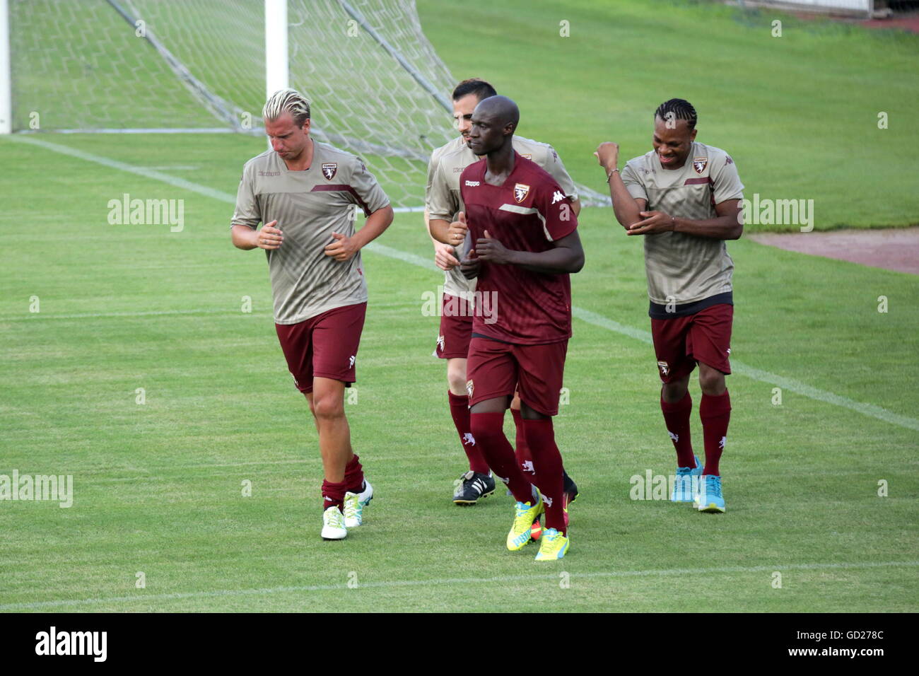 Turin, Italien. 10. Juli 2016. Maxi Lopez (L), Alfred Gomis (C) und Joel Chukwuma Obi (R) während des ersten Trainings von Torino FC Saison 2016-2017. © Massimiliano Ferraro/Pacific Press/Alamy Live-Nachrichten Stockfoto