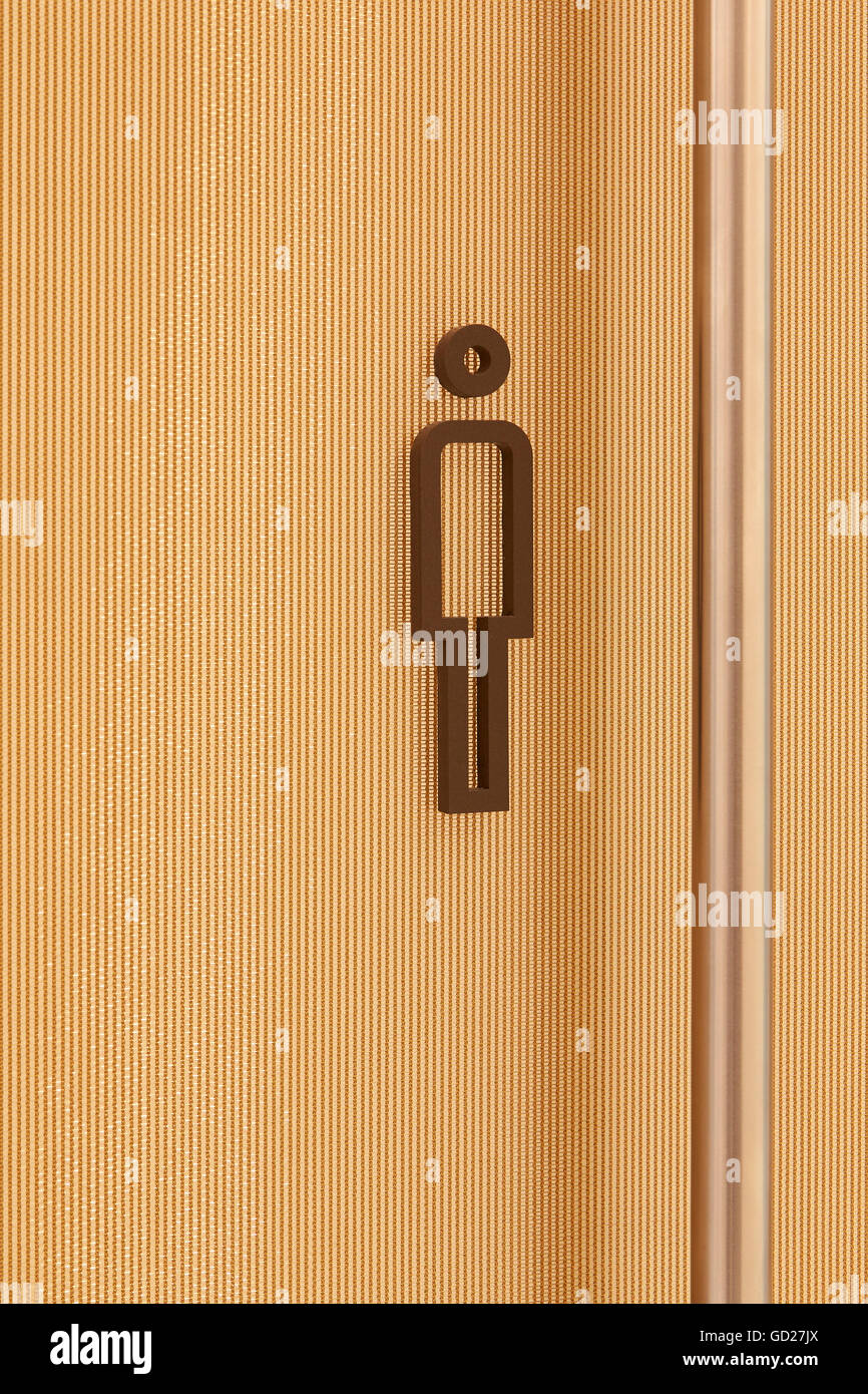 Badezimmer-Symbol. Fitzroy Place, London, Großbritannien. Architekt: Sheppard Robson, 2015. Stockfoto