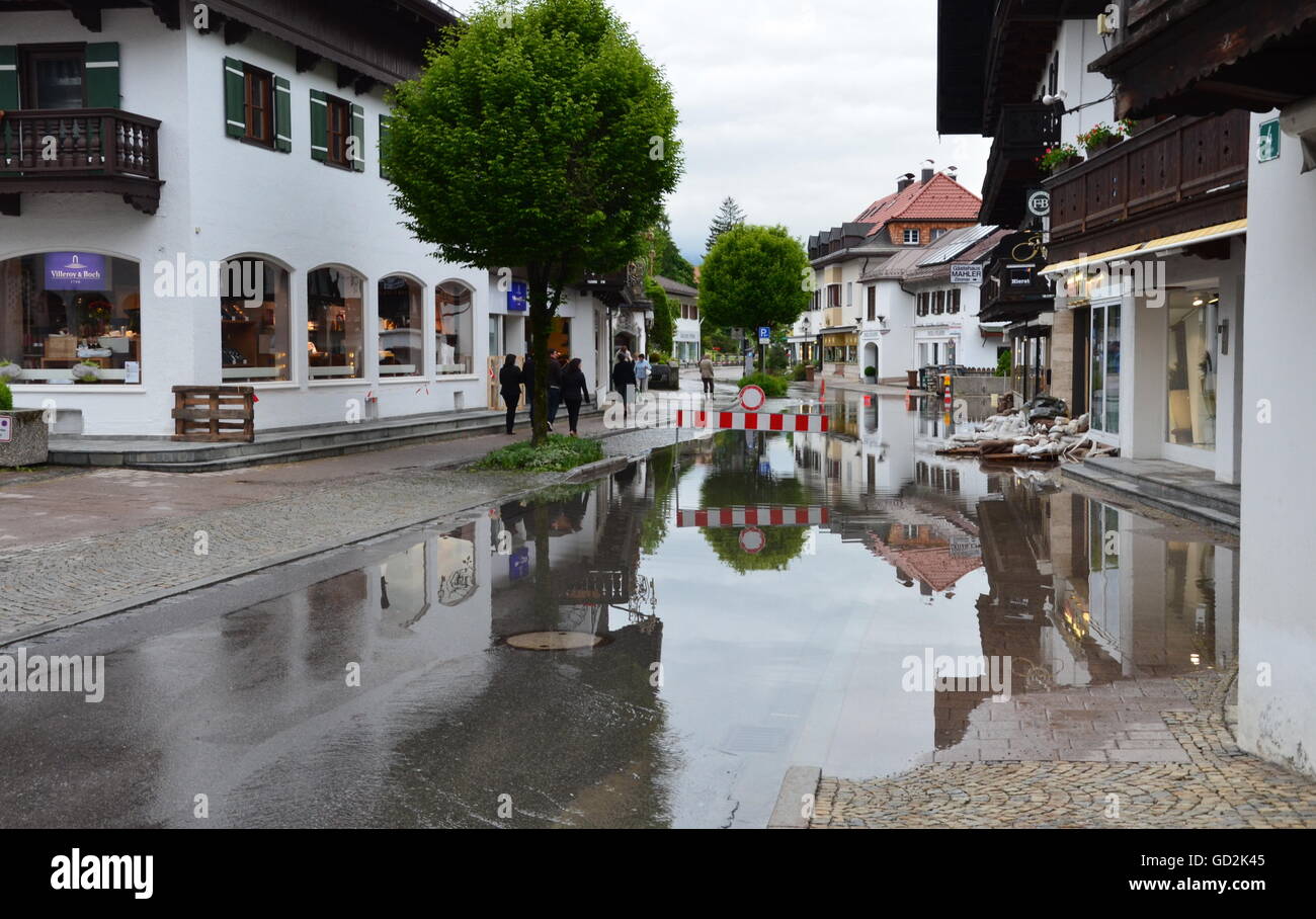 Katastrophe, Hochwasser, Seestrasse nach dem Hochwasser, Rottach-Egern, Bayern, 3.6.2013, Zusatz-Rechteklärung-nicht vorhanden Stockfoto