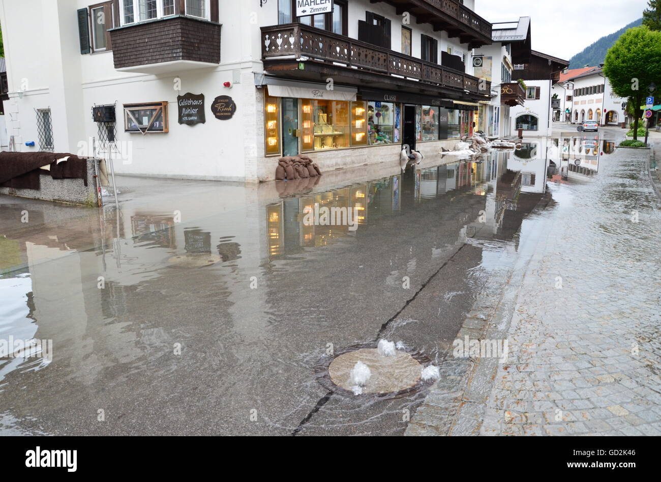 Katastrophe, Hochwasser, Seestrasse nach dem Hochwasser, Rottach-Egern, Bayern, 3.6.2013, Zusatz-Rechteklärung-nicht vorhanden Stockfoto