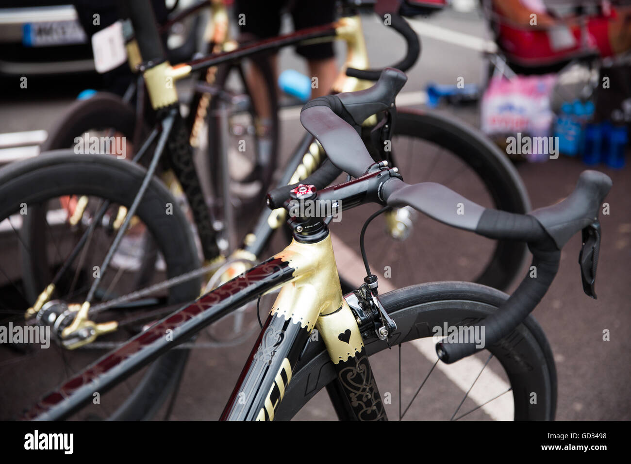 Die neue spezialisiert Track Bike einzelne Geschwindigkeit Fixed Gear Fixie rot Haken Criterium Allez Allez spezialisiert Cycling Team Stockfoto