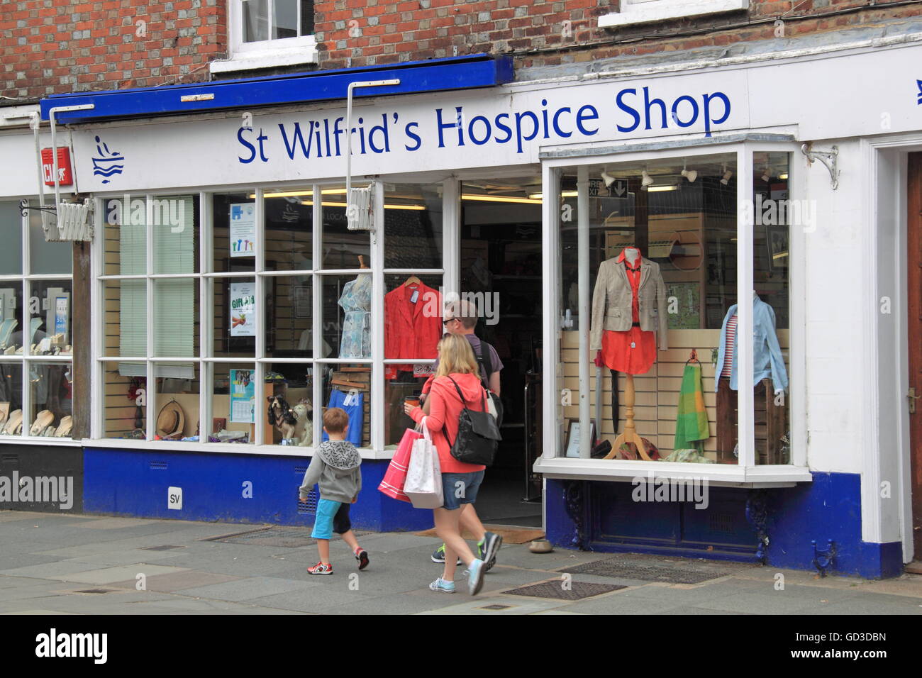 St Wilfred Hospiz Charity-Shop, Südstraße, Chichester, West Sussex, England, Großbritannien, Deutschland, UK, Europa Stockfoto