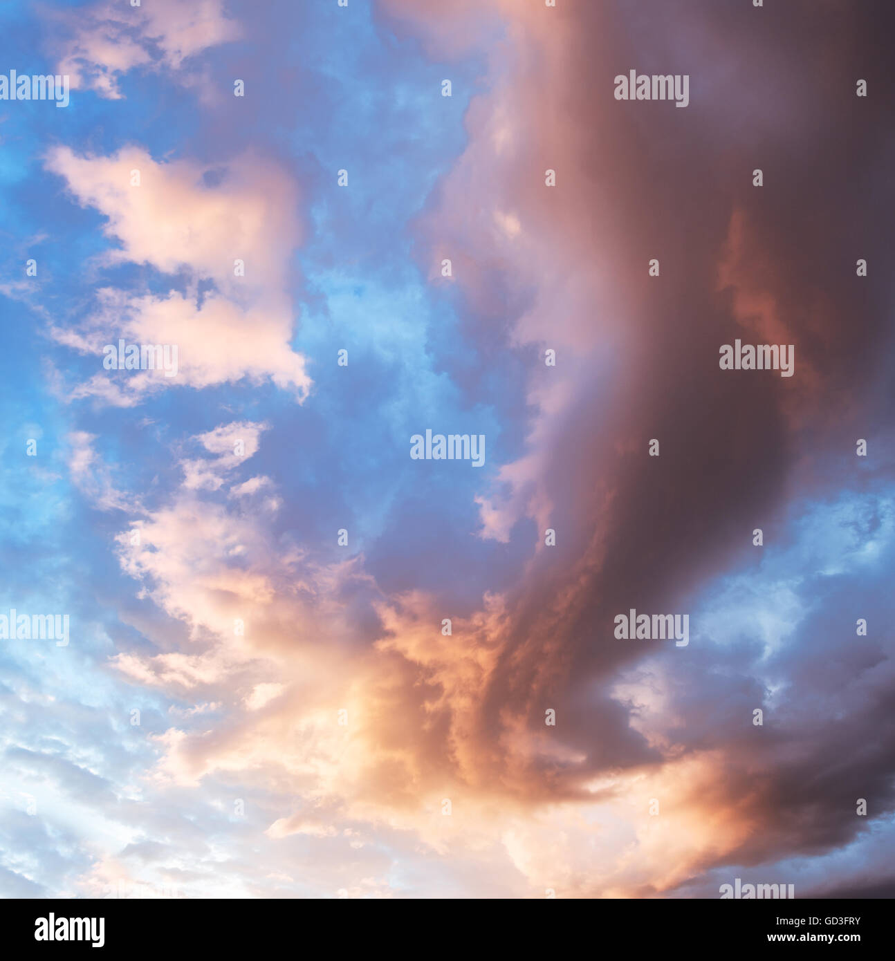 Bunte bewölkten Himmel. Natur-Hintergrund. Stockfoto