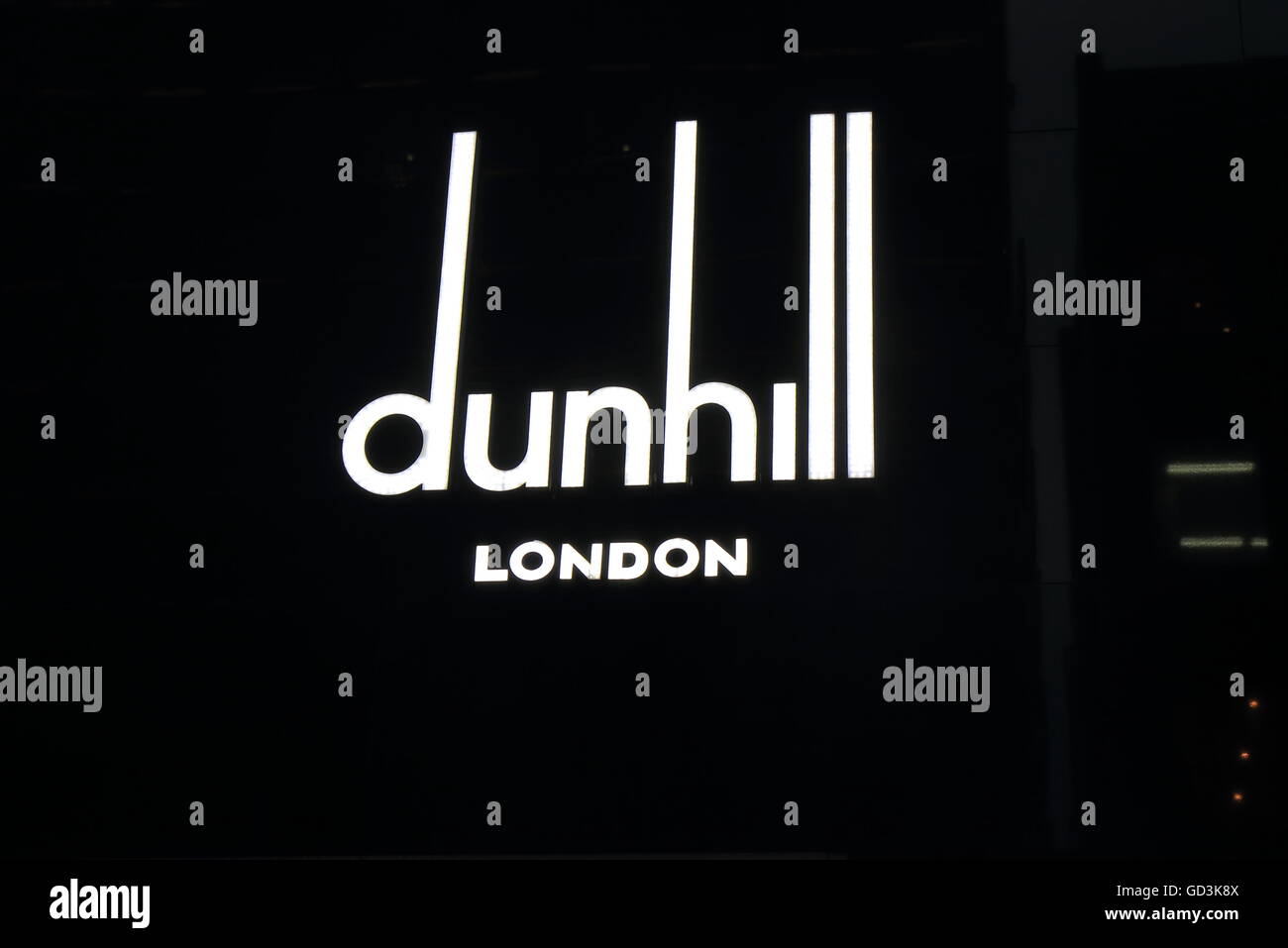 Dunhill Mode Marke Firmenlogo Stockfoto