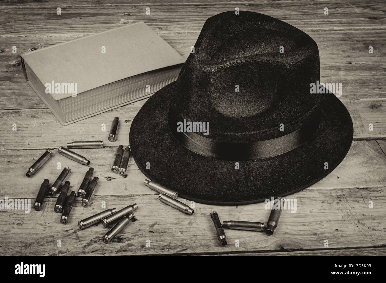 Eine konzeptionelle Stillleben stehen für das Verbrechen und Mystery Roman genre Stockfoto