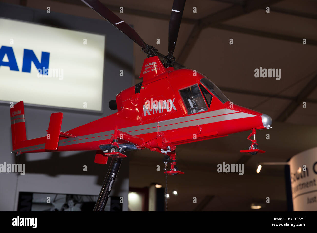 Farnborough, Großbritannien. 11. Juli 2016. Farnborough International Airshow 2016 öffnet offiziell für den Luftfahrt-Handel, K-MAX Modellhubschrauber auf Displa Credit: Keith Larby/Alamy Live News Stockfoto