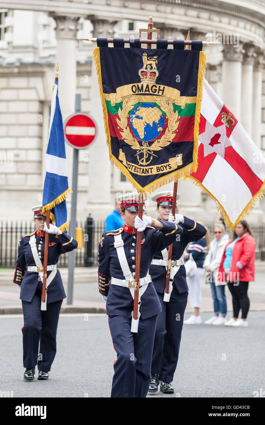 Belfast, UK. 12. Juli 2016. Oranier feiern die zwölfte. Es entstand während des späten 18. Jahrhunderts in Ulster. Es feiert der Glorious Revolution (1688) und Sieg des protestantischen Königs Wilhelm von Oranien über katholische König James II. in der Schlacht am Boyne (1690), Credit: Bonzo/Alamy Live News Stockfoto