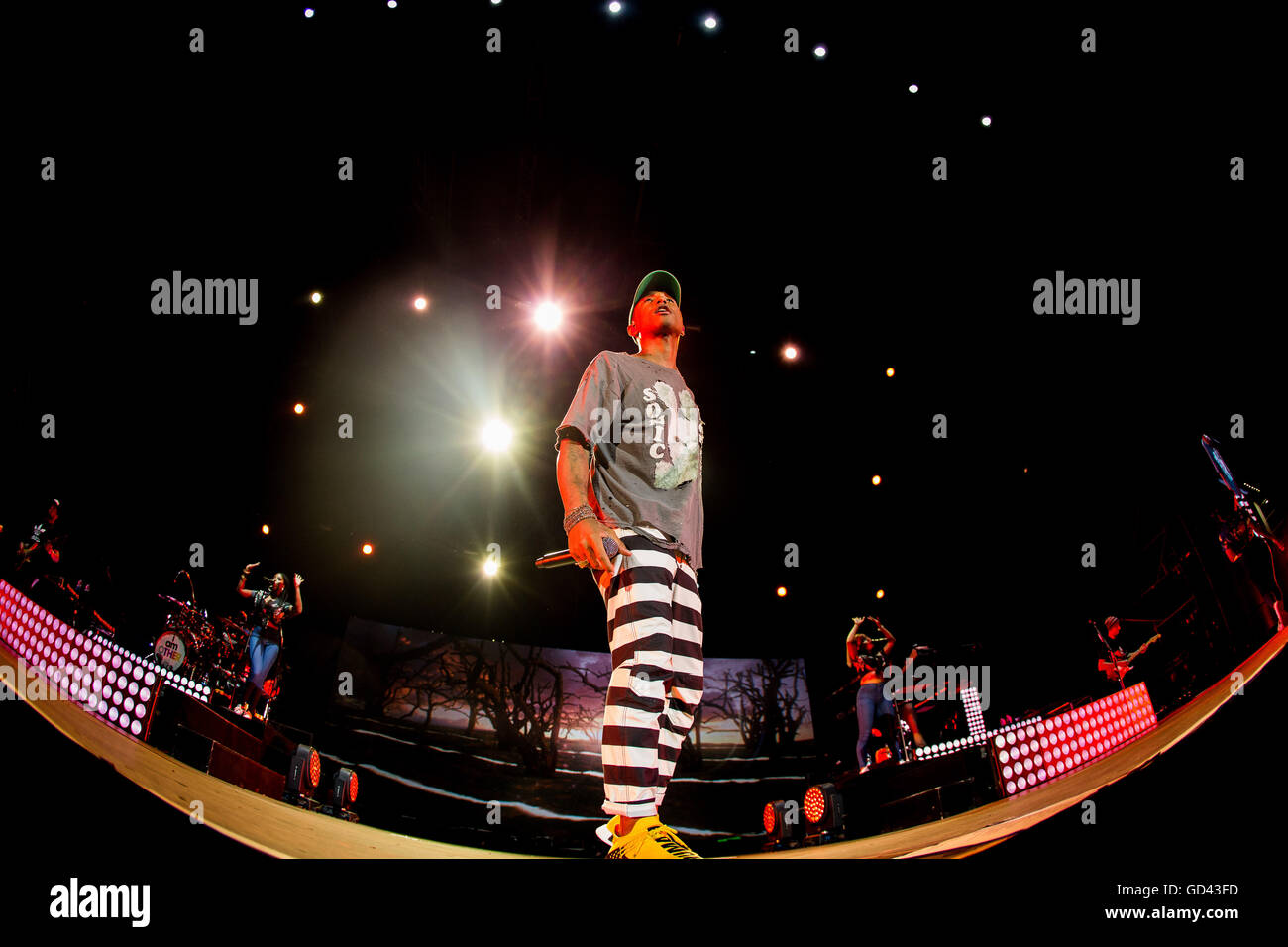 Assago, Mailand 12. Juli 2016 Pharrell Williams tritt bei der Straße Musik Kunst Festival 2016 Credit: Roberto Finizio/Alamy Live News Stockfoto