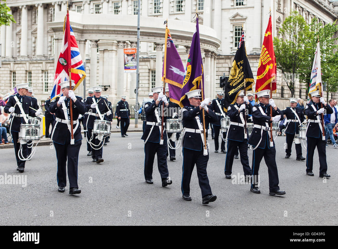 Belfast, UK. 12. Juli 2016. Oranier feiern die zwölfte. Es entstand während des späten 18. Jahrhunderts in Ulster. Es feiert der Glorious Revolution (1688) und Sieg des protestantischen Königs Wilhelm von Oranien über katholische König James II. in der Schlacht am Boyne (1690), Credit: Bonzo/Alamy Live News Stockfoto