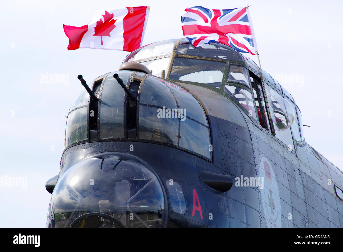 Canadian Warplane Heritage Avro Lancaster .B.X, C-GVRA, bei RAF Waddington, Stockfoto