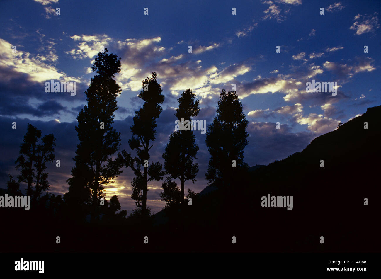 Sonnenuntergang über Batseri Dorf Stockfoto