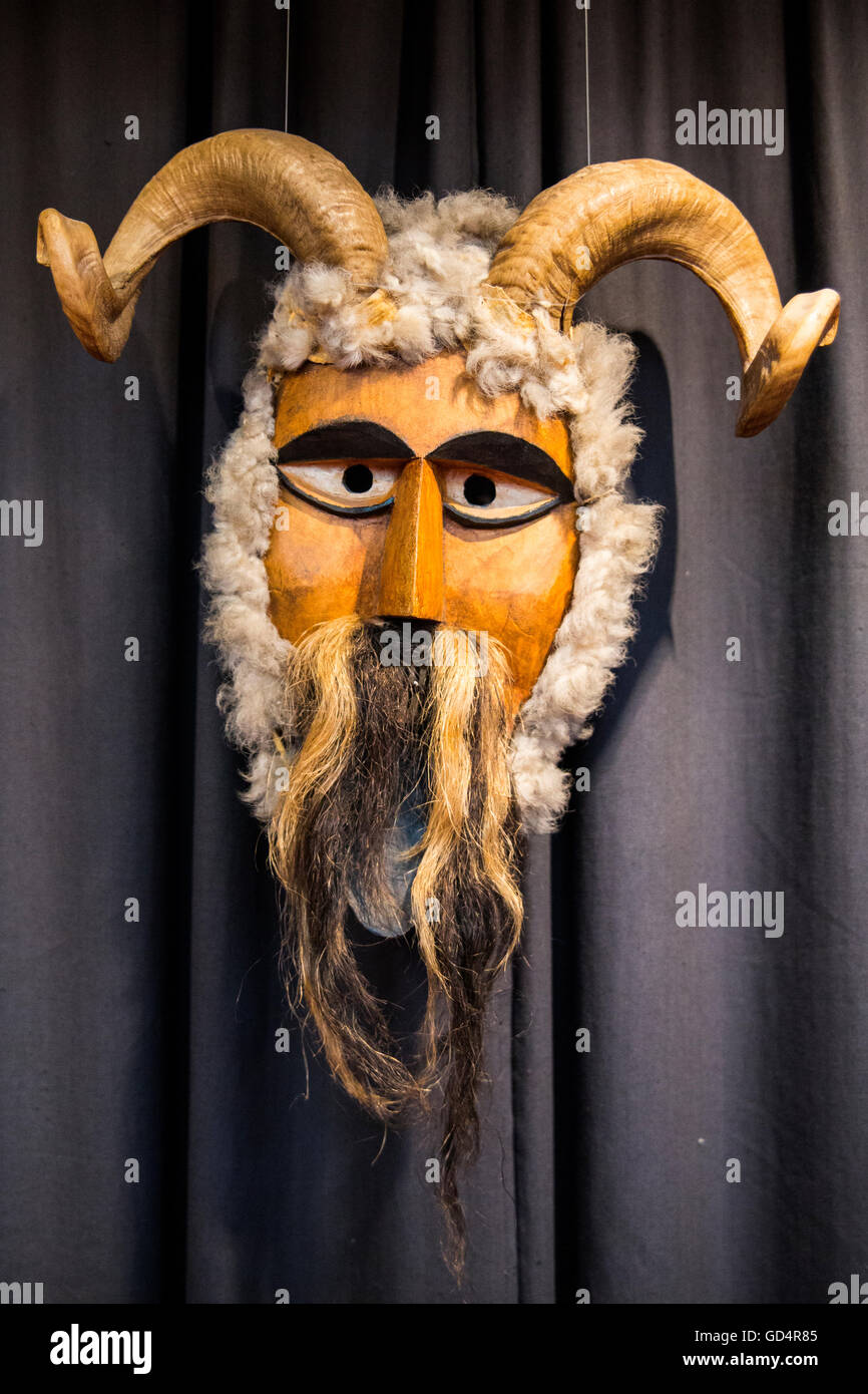 Bildende Kunst, Maske, Maske mit Hörnern, der Teufel Museum, Kaunas, Litauen, Artist's Urheberrecht nicht gelöscht werden Stockfoto