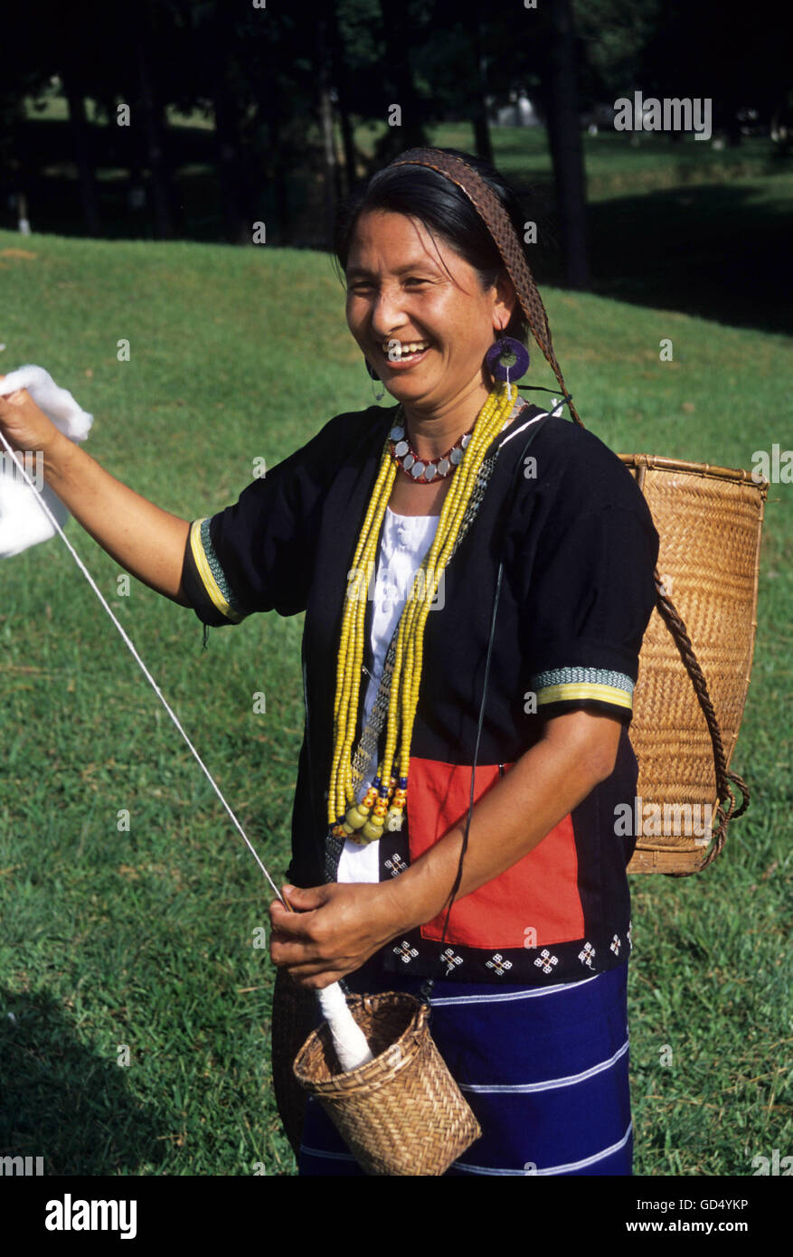 Nunu Pipi Folk Tänzer, Adi Stamm, Arunachal Pradesh Stockfoto