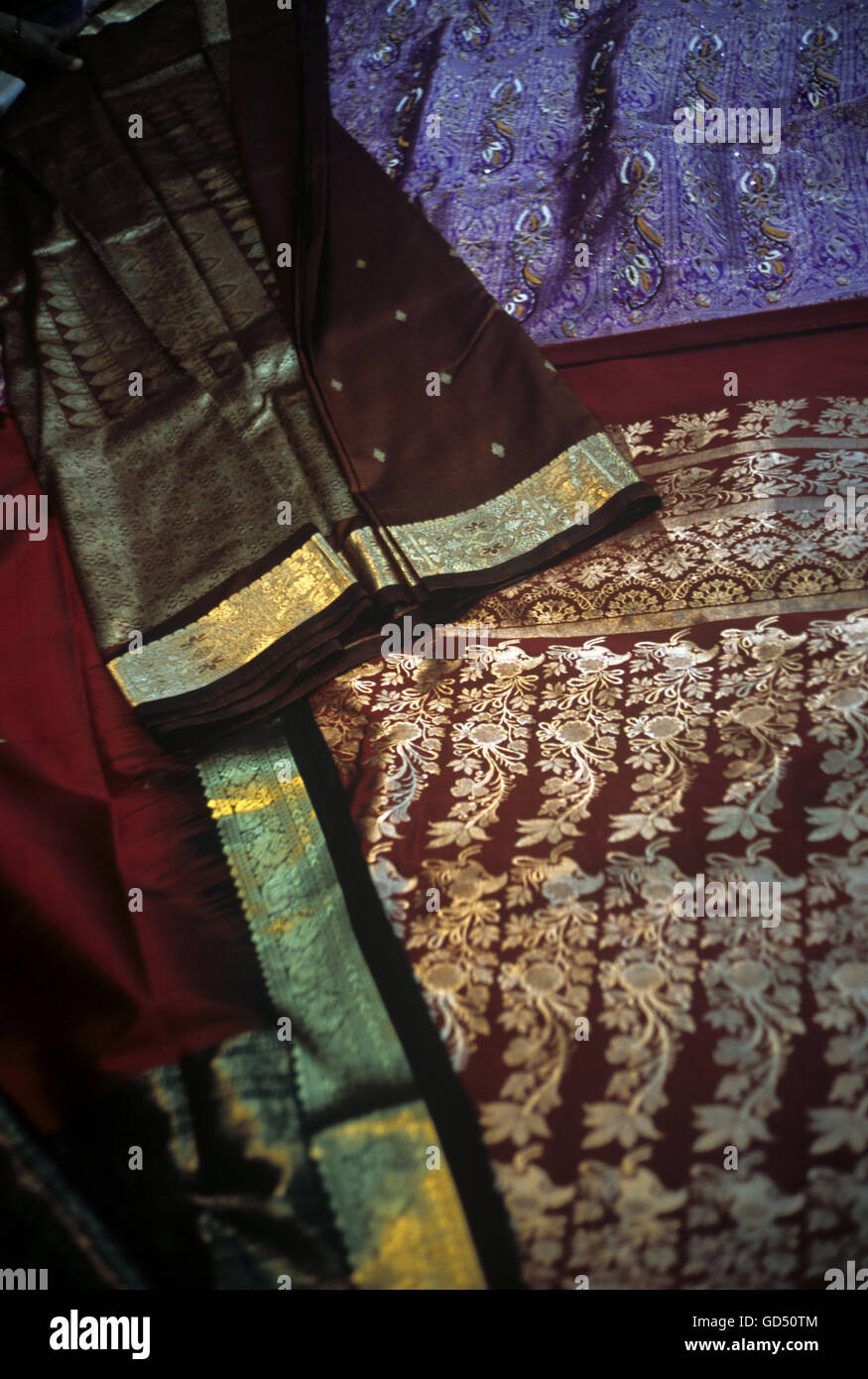 Kancheepuram Seide Saris Stockfoto