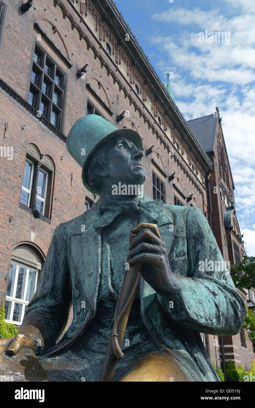 Bronzestatue von Hans Christian Andersen Vor Dem Rathaus, Kopenhagen, Daenemark, Europa, Stockfoto