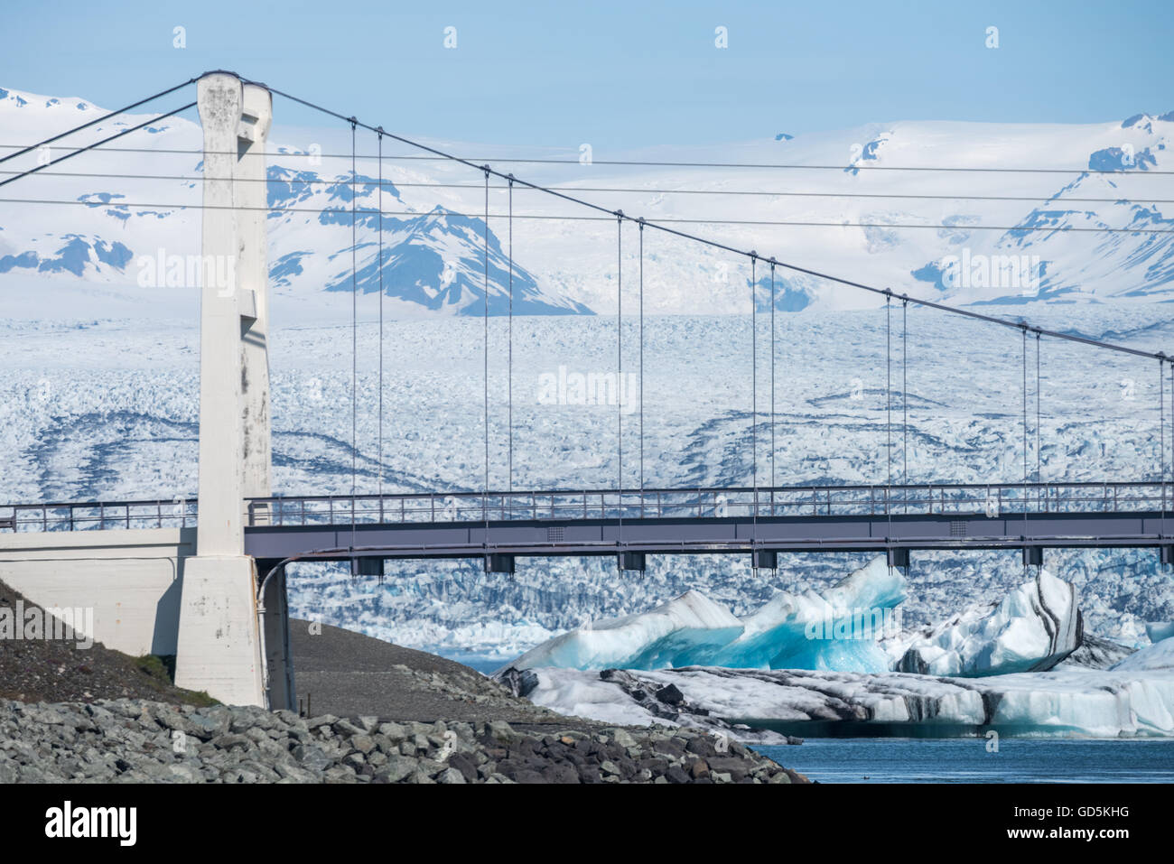 Brücke über Jökulsárlón (Gletscherfluss Lagune), Island Stockfoto