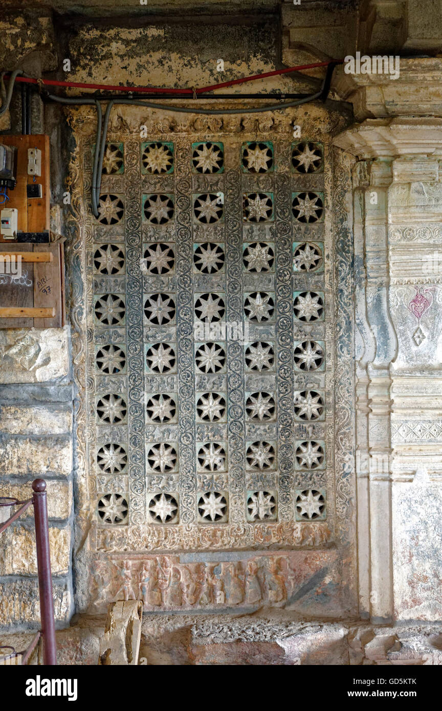 Jali geschnitzt, Someshwar-Shiva-Tempel, Haveri, Karnataka, Indien, Asien Stockfoto