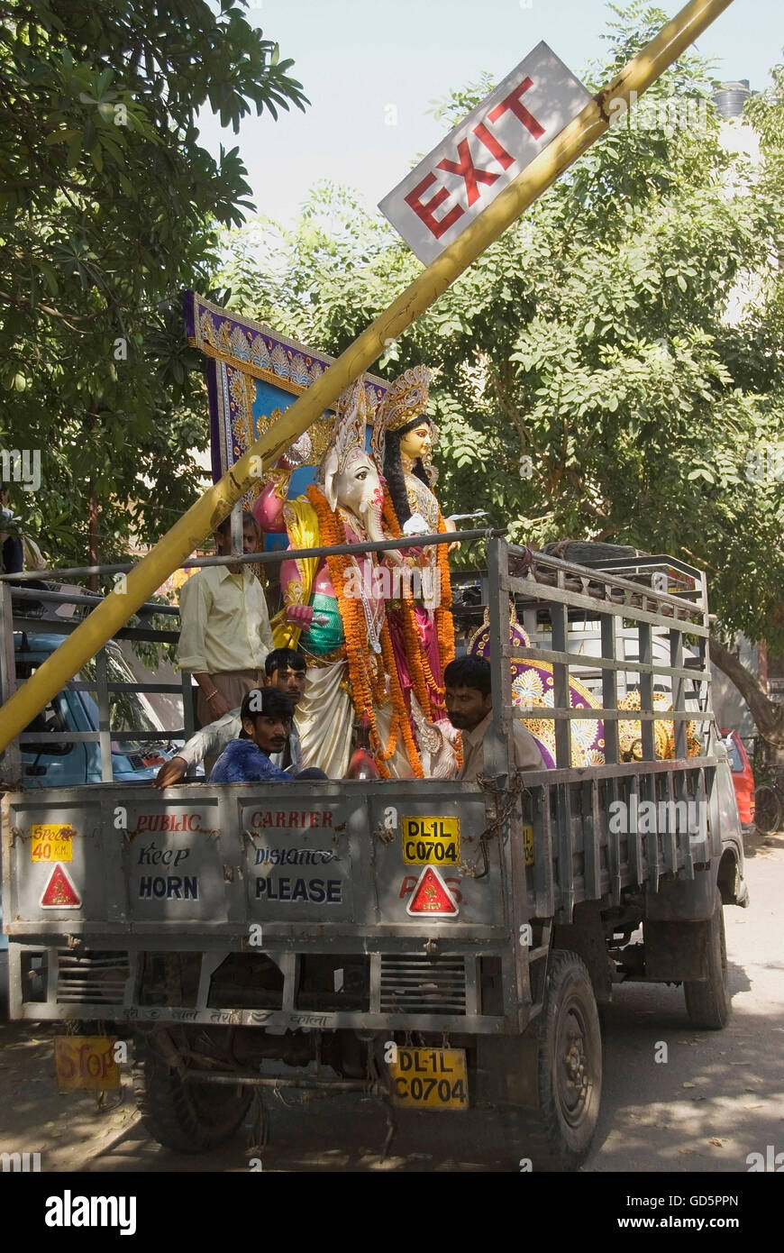 Göttin Durga Idol in einem LKW Stockfoto