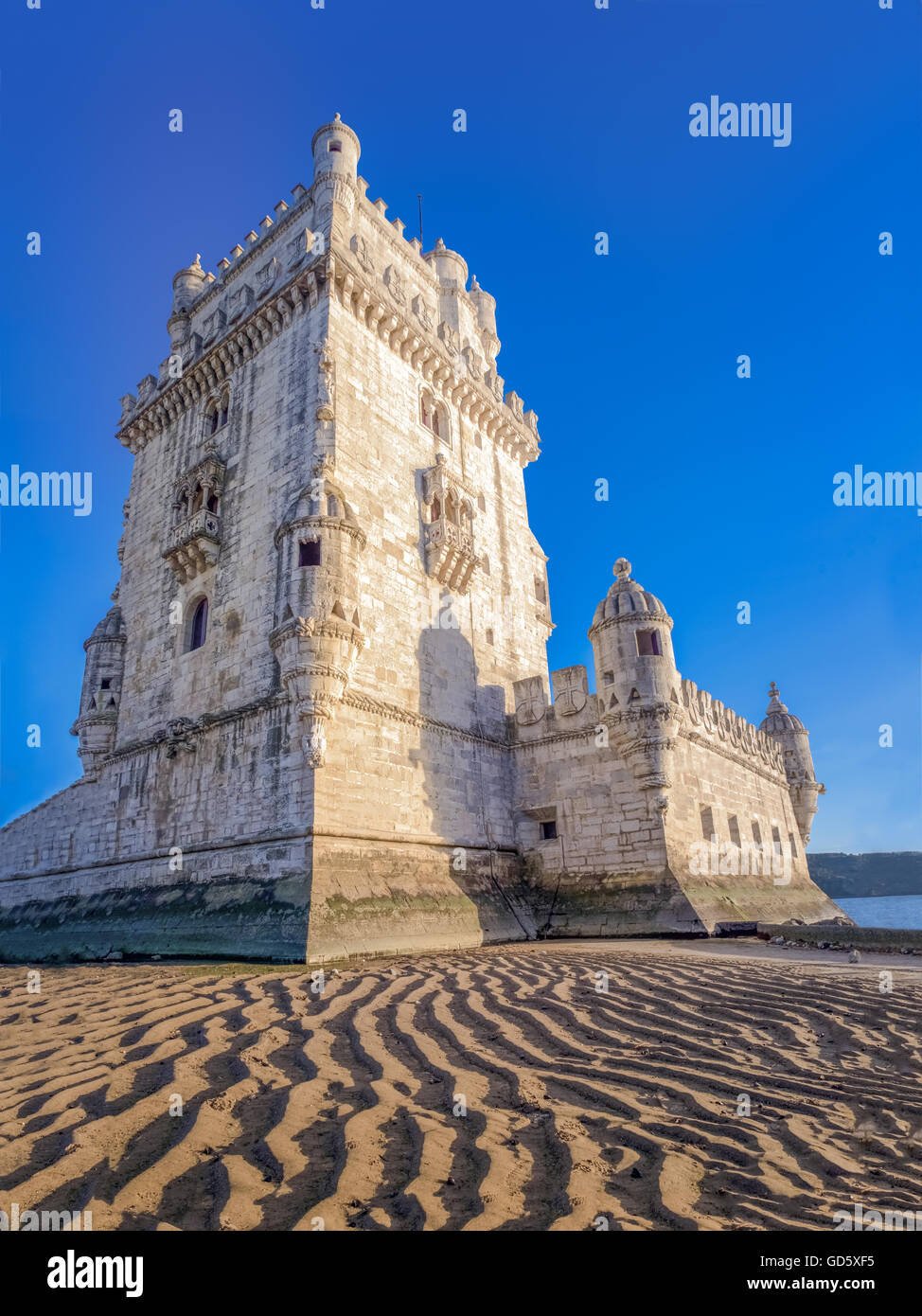 Turm von Belem (Torre de Belem, manuelinischen Stil, portugiesischen Spätgotik). Ein UNESCO-Weltkulturerbe. Lissabon, Portugal Stockfoto